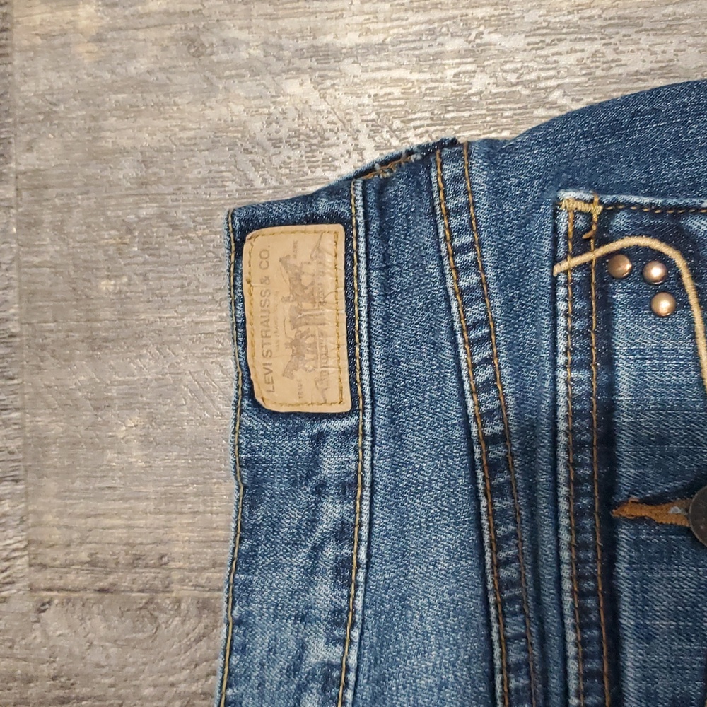 Levi 515 boot cut womens size 12M Blue Jeans Casual Medium Wash Distressed - Picture 10 of 12